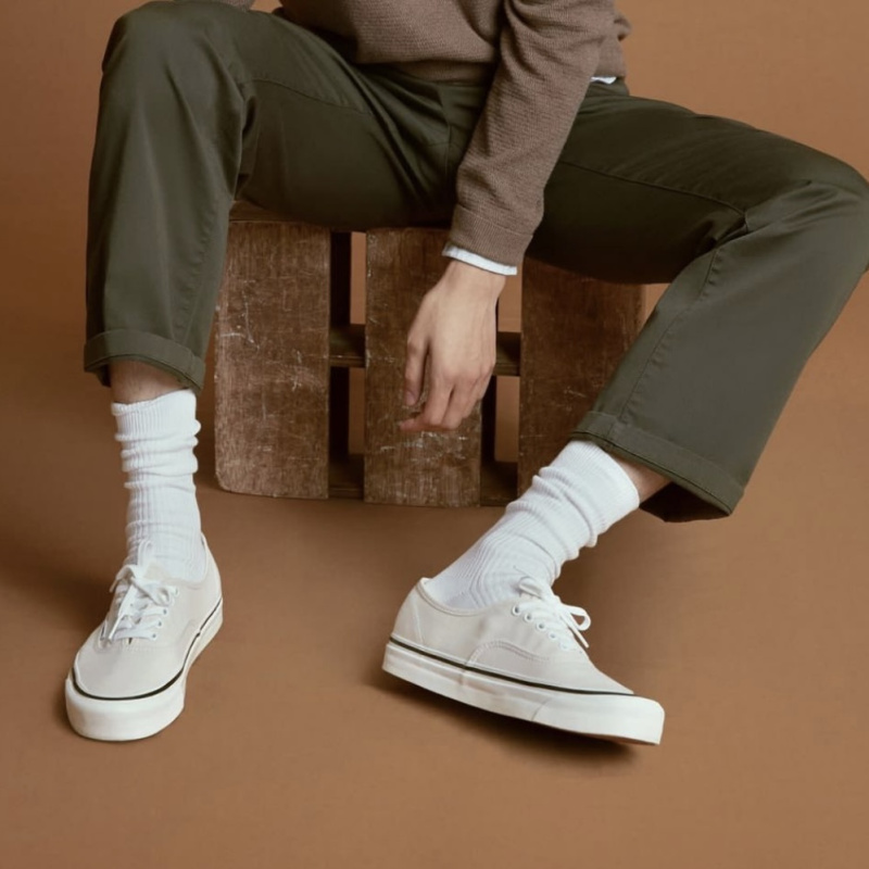 Как подобрать цвет мужских носков?