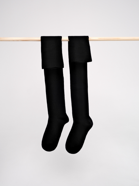 Высокие гольфы в рубчик черный подробно