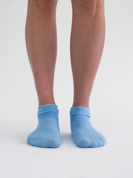Носки короткие лазерная обработка края голубой