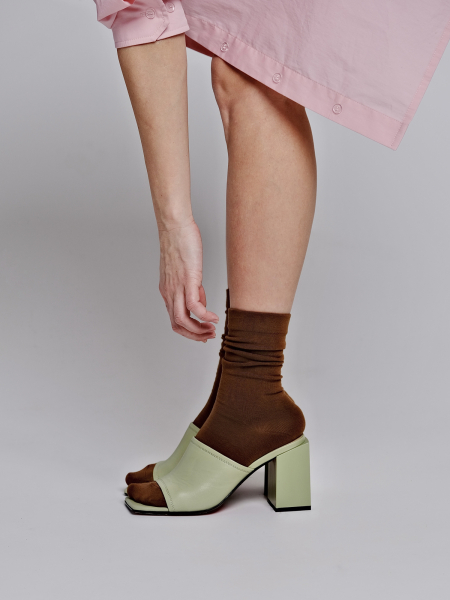 Высокие носки из гладкого хлопка коричневый