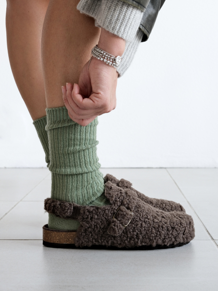 Уютные носки из шерсти зеленый