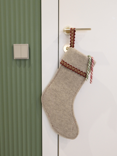 Валенок подарочный молочный