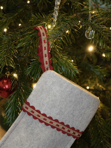 Валенок подарочный молочный