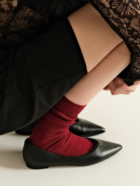 Посмотреть Бесшовные носки в рубчик бордовый