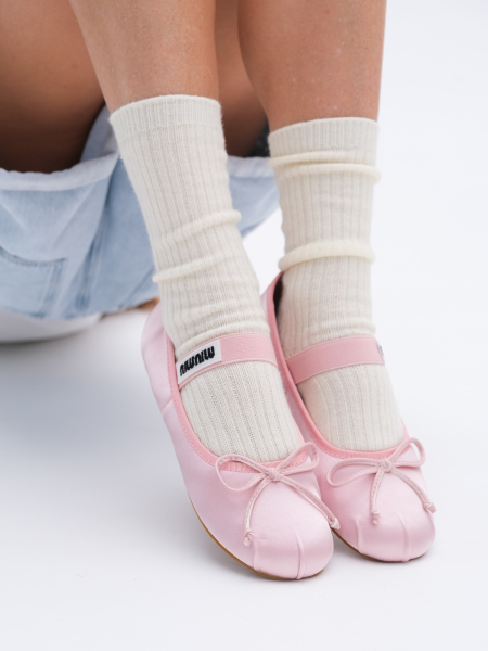 Уютные носки из шерсти молочный