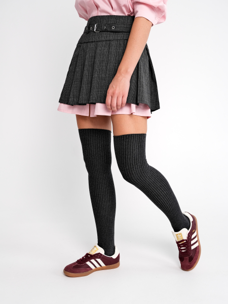 Высокие гольфы в рубчик серый подробно