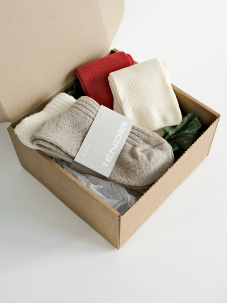 Подарочный набор  4 пары красный