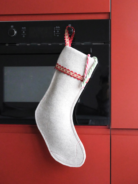 Валенок подарочный молочный